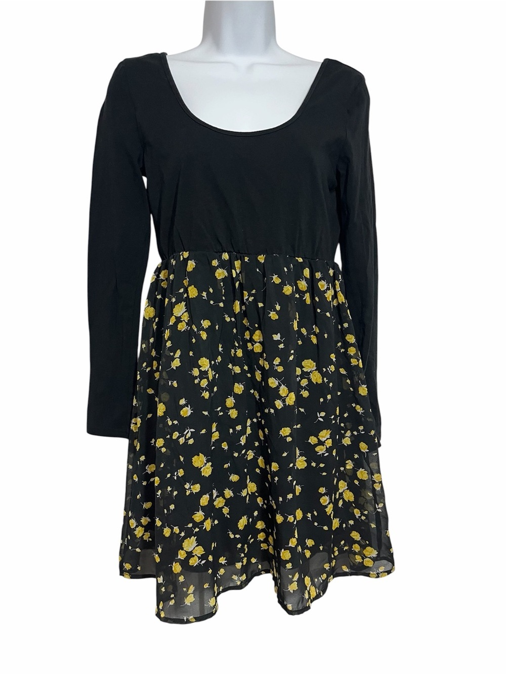 Volcom Black & Yellow Floral Long-Sleeve Skater Dress Size Small Skate Surf Alt